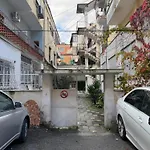 Malo House Center
