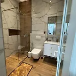 아파트 Malo House Center 티라나