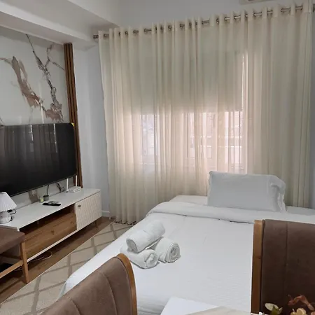 Malo House Center *