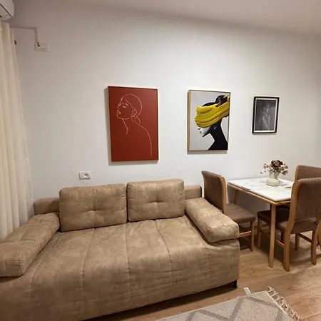 Malo House Center * Tirana