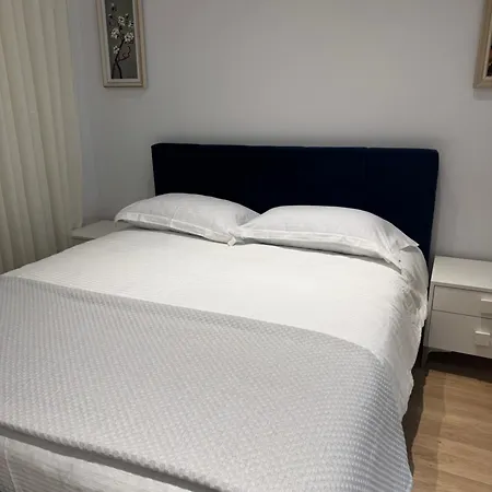 Malo House Center * Tirana