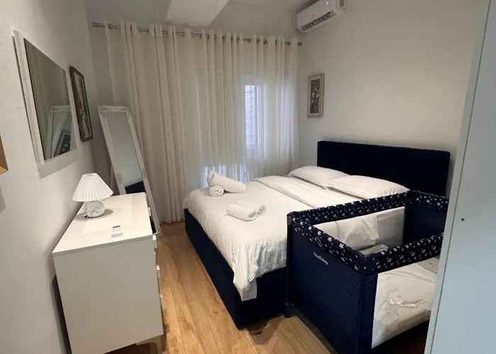 Malo House Center *
